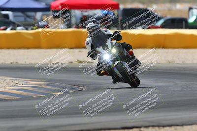 media/Apr-10-2022-SoCal Trackdays (Sun) [[f104b12566]]/Turn 2 (1135am)/